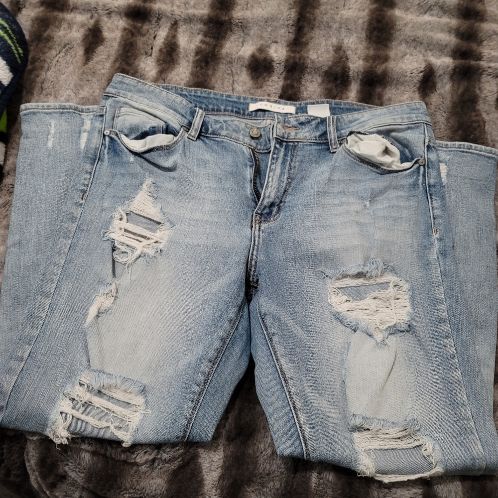 Destructed jeans
